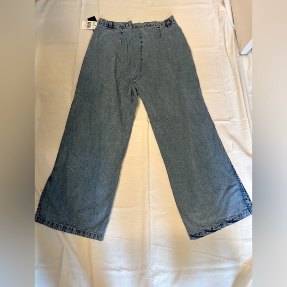 KUT from the Cloth Medium Wash Cotton Blend Wide leg Jeans. Size 6 NWT - Picture 9 of 13